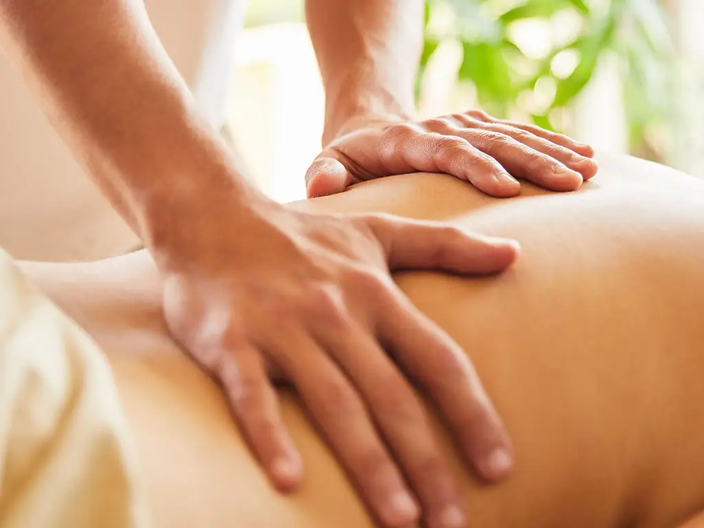 Mani durante trattamento shiatsu