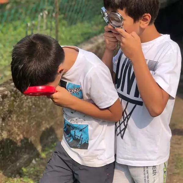 Bambini durante camp estivo